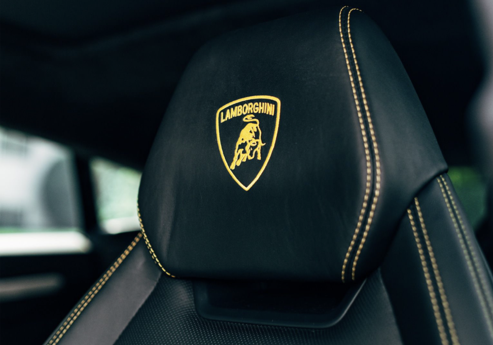 Lamborghini Urus Black