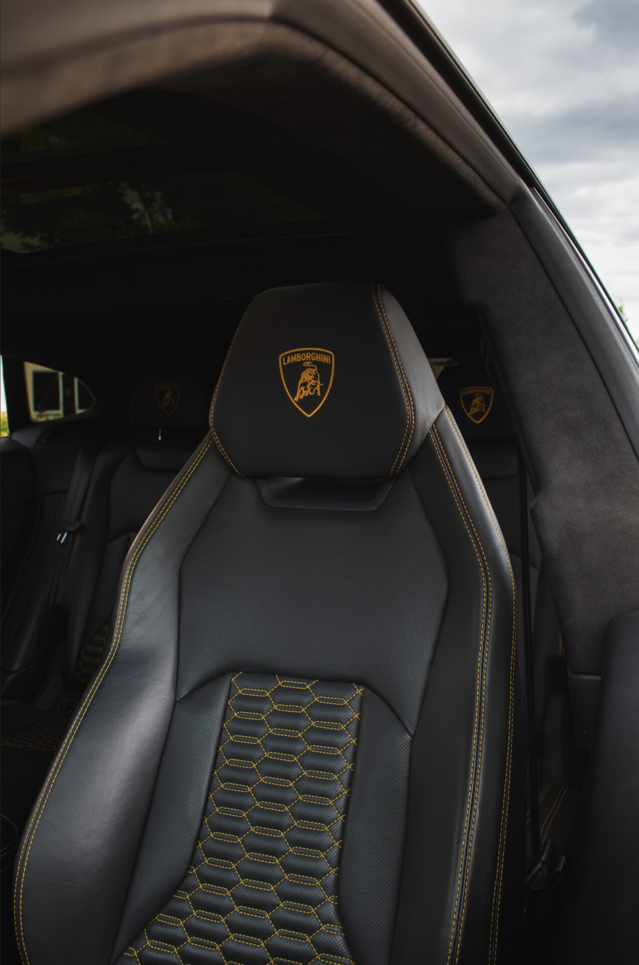 Lamborghini Urus Red